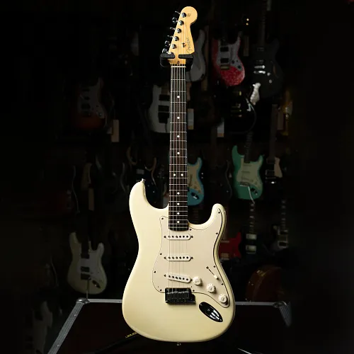Fender American Standart Stratocaster Olympic White 2004 USA Электрогитара.
