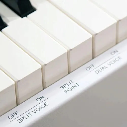 Nux WK-310-White Цифровое пианино на стойке с педалями.
